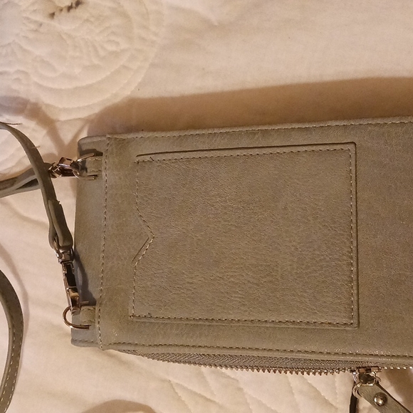 Small clutch with strap - Picture 2 of 3